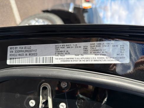 Used 2024 RAM 3500 Big Horn image 30