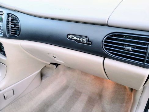 Used 2002 Buick Regal LS w/ LS Premium Pkg image 25