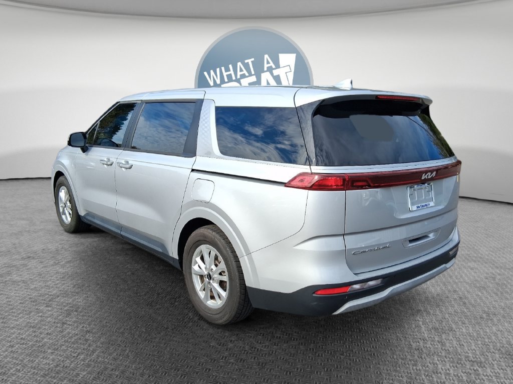 Used 2022 Kia Carnival LX FWD image 6