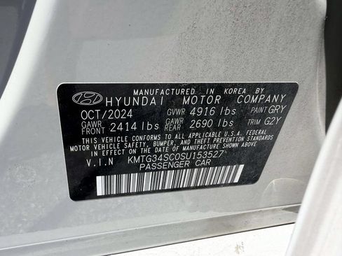 Certified 2025 Genesis G70 2.5T AWD/4WD image 14
