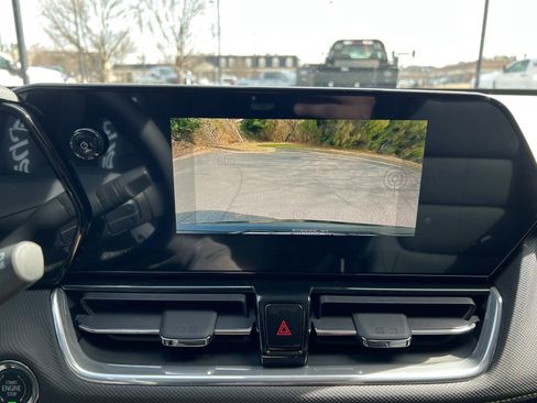 Used 2025 Chevrolet TrailBlazer ACTIV w/ Convenience Package image 23