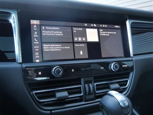 Certified 2026 Porsche Macan image 19