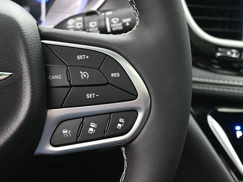 New 2026 Chrysler Pacifica Select image 26