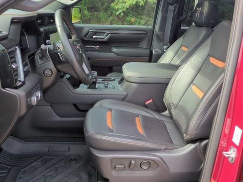 Used 2025 GMC Sierra 1500 AT4 w/ AT4 Premium Package AWD/4WD image 11