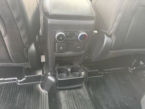 Used 2022 Ford Explorer XLT w/ Equipment Group 202A image 25