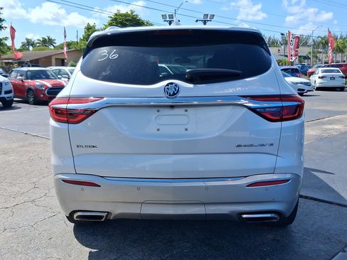 Used 2018 Buick Enclave Essence FWD image 6