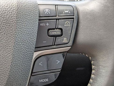 Used 2025 Toyota Camry SE w/ Convenience Package FWD image 22