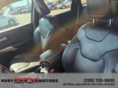 Used 2018 Jeep Cherokee Limited AWD/4WD image 24