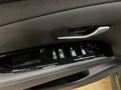 Used 2026 Hyundai Tucson Limited AWD/4WD image 11