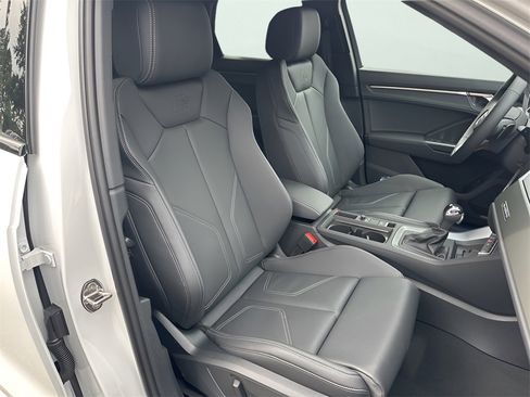 New 2025 Audi Q3 2.0T Premium image 37