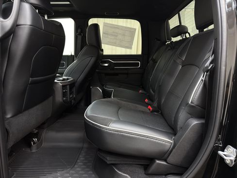 New 2025 RAM 2500 Laramie AWD/4WD image 18