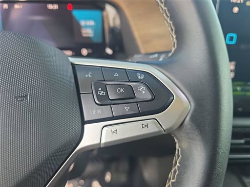 Used 2024 Volkswagen Atlas SE FWD image 27