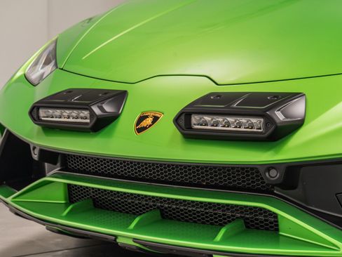Used 2024 Lamborghini Huracan Sterrato image 39