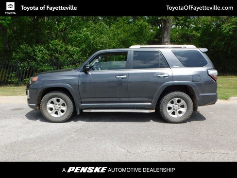 Used 2018 Toyota 4Runner Limited AWD/4WD image 2