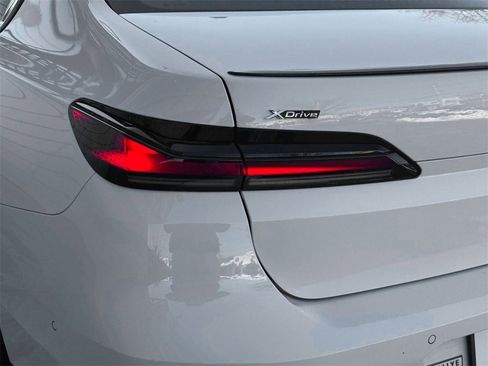 Certified 2025 BMW 750e xDrive w/ Premium Package image 10