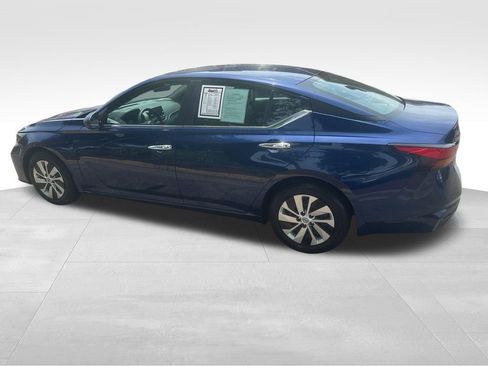 Used 2024 Nissan Altima 2.5 S FWD image 7