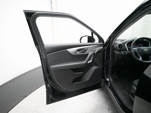 Used 2025 Chevrolet Blazer LT image 27