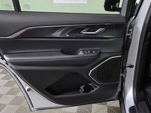 Used 2022 Jeep Grand Cherokee L Altitude image 30