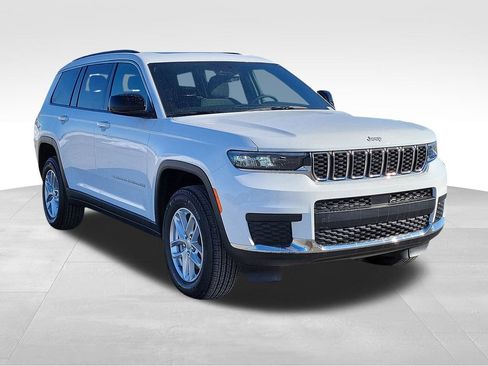 New 2025 Jeep Grand Cherokee L Laredo image 3