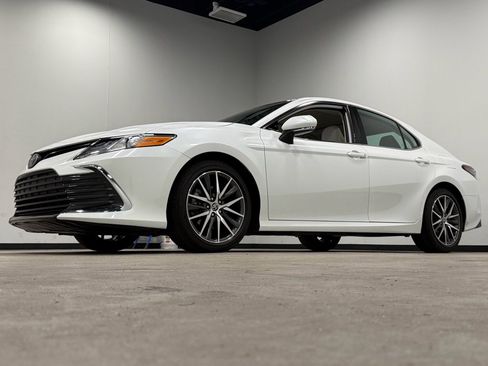 Used 2023 Toyota Camry XLE w/ Protection Package (Q2) (TMS) image 4