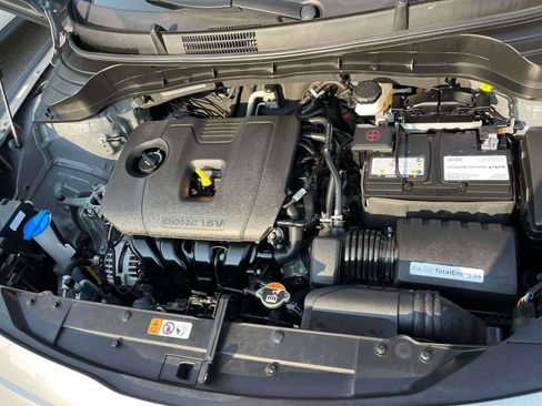 Used 2025 Kia Soul LX w/ LX Technology Package FWD image 36