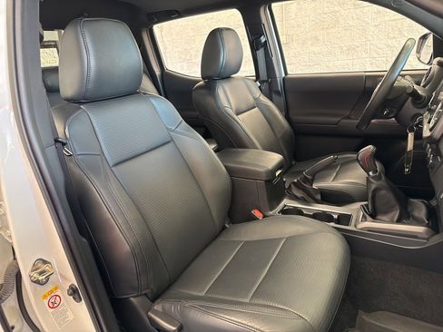 Used 2019 Toyota Tacoma TRD Off-Road image 51