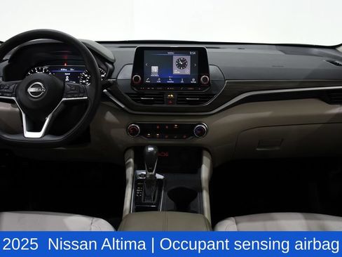 Used 2025 Nissan Altima 2.5 SV FWD image 8