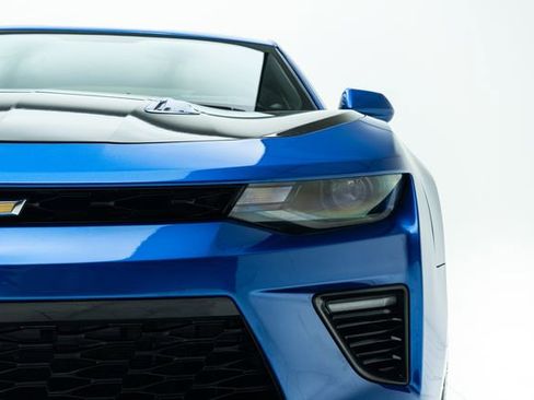 Used 2017 Chevrolet Camaro SS RWD image 7