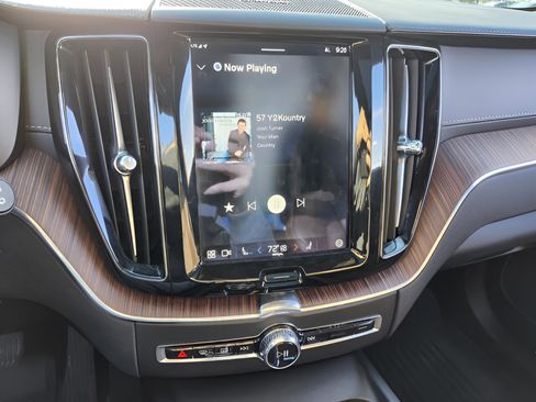 Used 2022 Volvo XC60 B6 Inscription w/ Advanced Package image 22