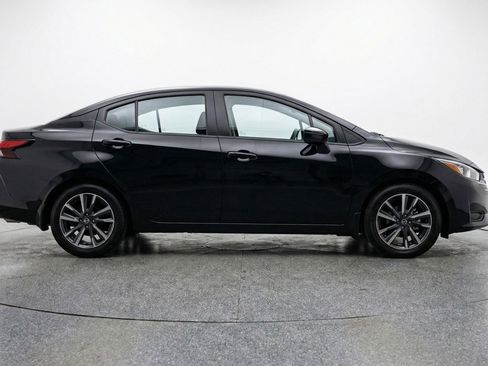 Used 2025 Nissan Versa SV FWD image 11