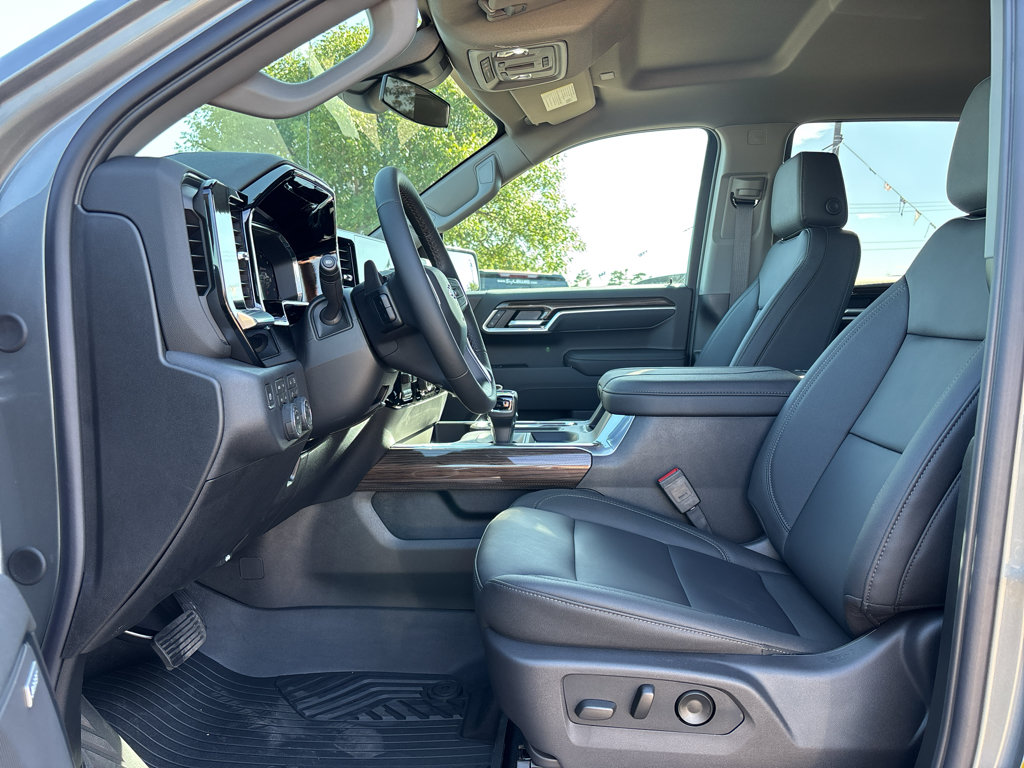 New 2026 Chevrolet Silverado 1500 RST w/ Z71 Off-Road Package AWD/4WD image 13