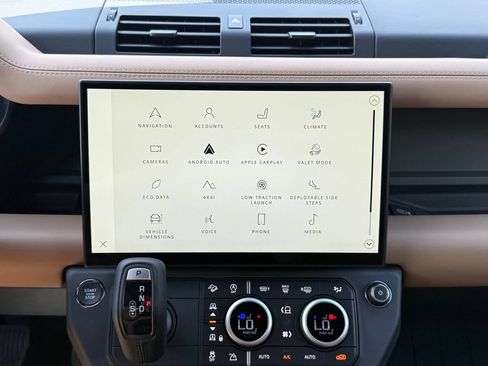 New 2026 Land Rover Defender 110 X-Dynamic SE AWD/4WD image 24