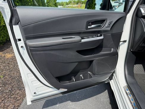 New 2026 Toyota Sienna Platinum AWD/4WD image 10