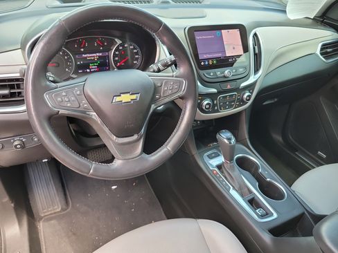 Used 2020 Chevrolet Equinox Premier FWD image 2