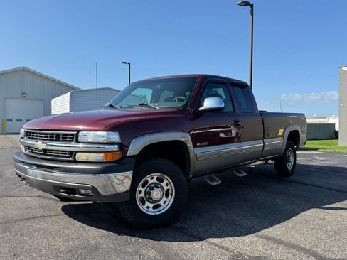 Used 2000 Chevrolet Silverado 2500 LS AWD/4WD image 3