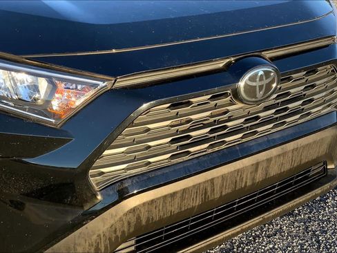 Used 2019 Toyota RAV4 XLE image 29