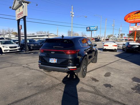 Used 2021 Kia Sportage LX image 8