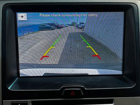 Used 2017 Ford Expedition XLT w/ Equipment Group 202A RWD image 9