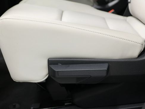 Used 2025 Lincoln Navigator Reserve AWD/4WD image 57