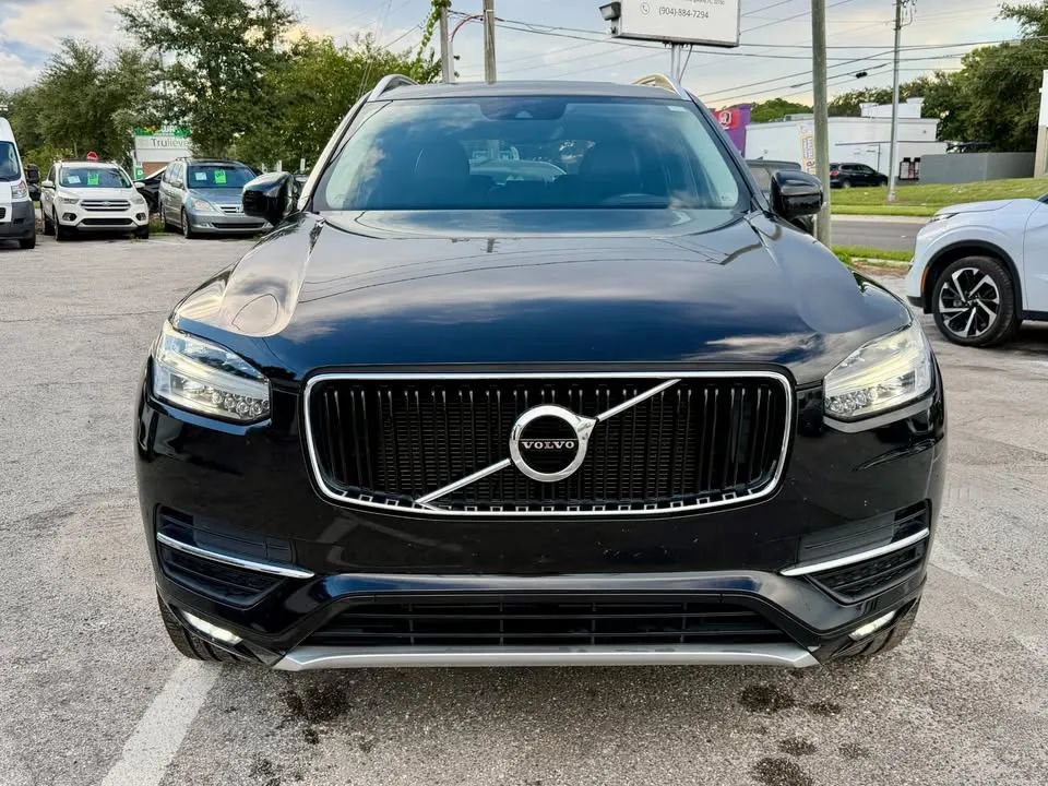 Used 2019 Volvo XC90 T5 Momentum w/ Multimedia Package FWD image 3