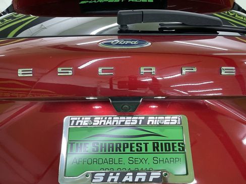 Used 2021 Ford Escape SEL w/ Technology Package image 12