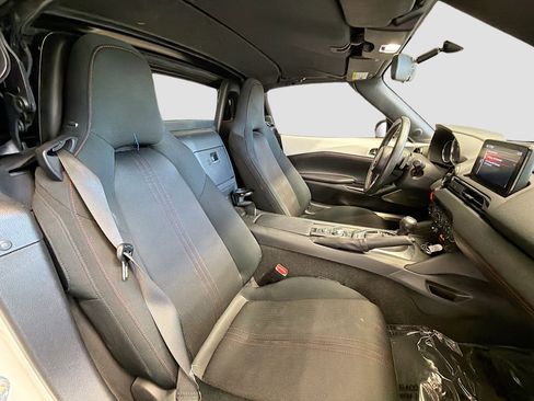 Used 2019 MAZDA MX-5 Miata RF Club image 17