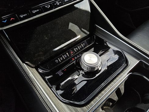 Used 2023 Jeep Wagoneer L Series II w/ Premium Group I image 22