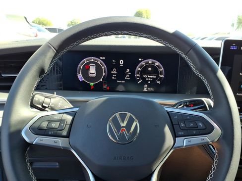 New 2026 Volkswagen Tiguan SE image 15