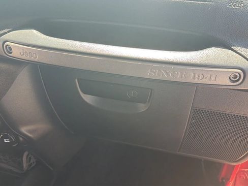 Used 2013 Jeep Wrangler Sport AWD/4WD image 36