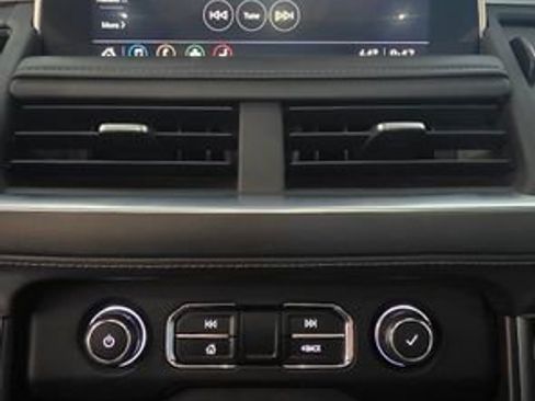 Used 2021 Chevrolet Tahoe LT w/ LT Signature Package image 20