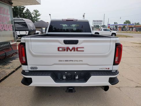 Used 2022 GMC Sierra 2500 AT4 AWD/4WD image 7