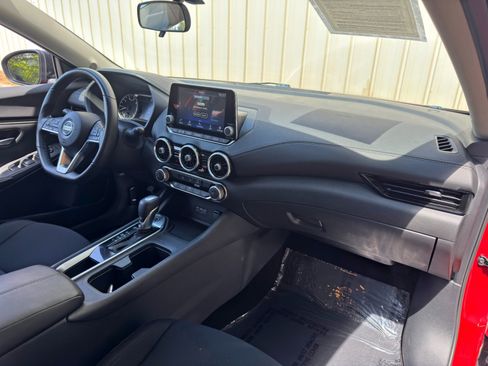Used 2022 Nissan Sentra SV FWD image 13