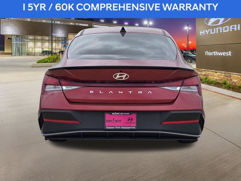 Certified 2025 Hyundai Elantra Sport FWD image 8