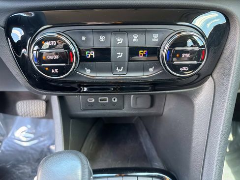 Used 2023 Buick Encore GX Select w/ Sport Touring Package image 23